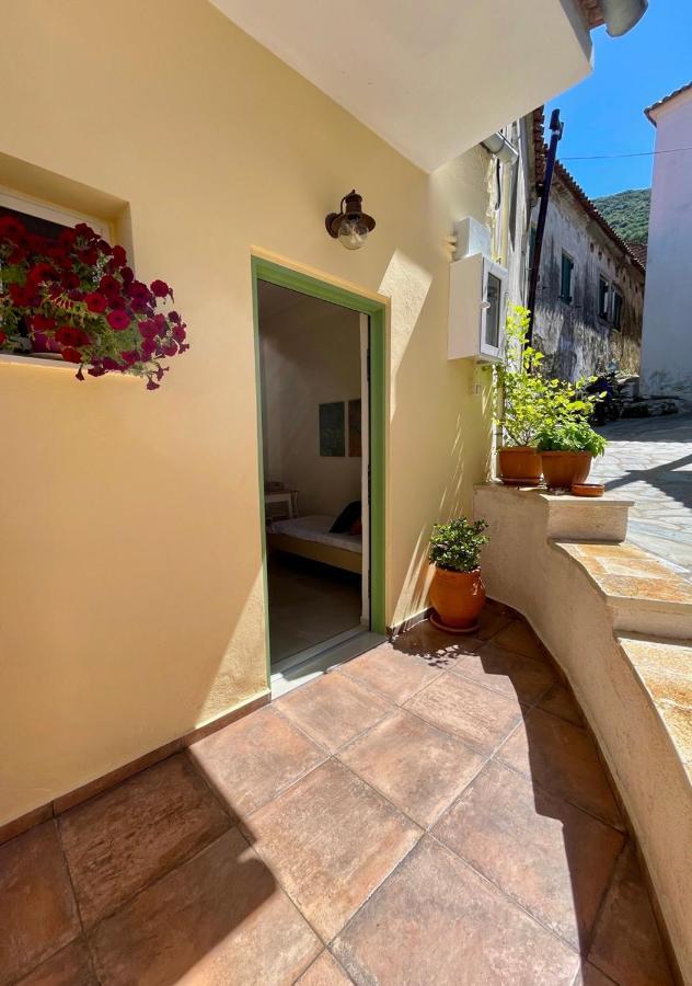 Ilianas Place Ágios Matthaíos Exteriér fotografie