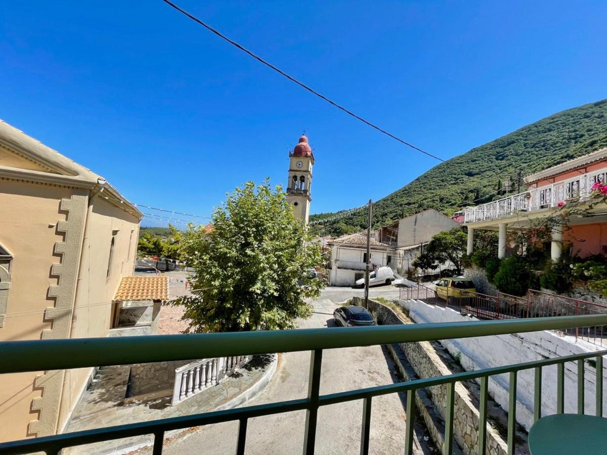 Ilianas Place Ágios Matthaíos Exteriér fotografie