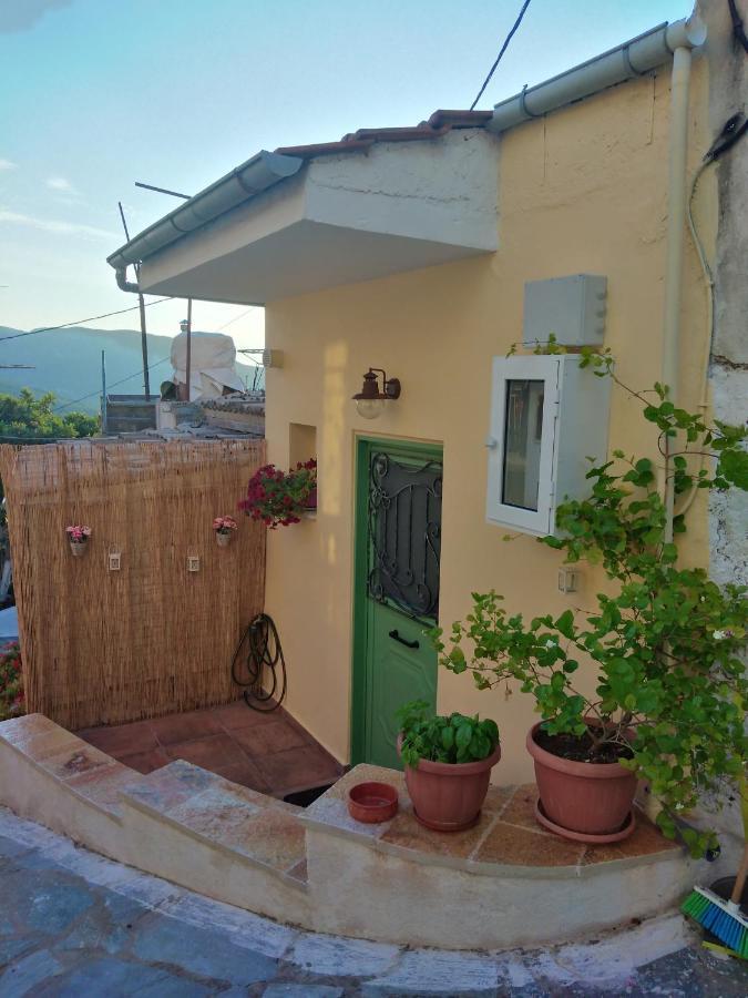 Ilianas Place Ágios Matthaíos Exteriér fotografie